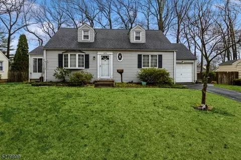 2370 Seneca Rd, Scotch Plains, NJ 07076