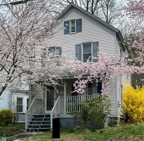 33 Linden Ave, Stanhope, NJ 07874