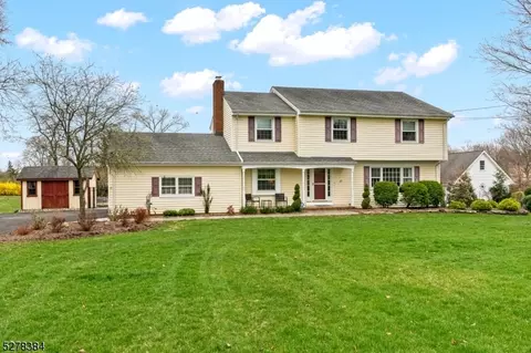 17 Surrey Dr, Hillsborough, NJ 08844