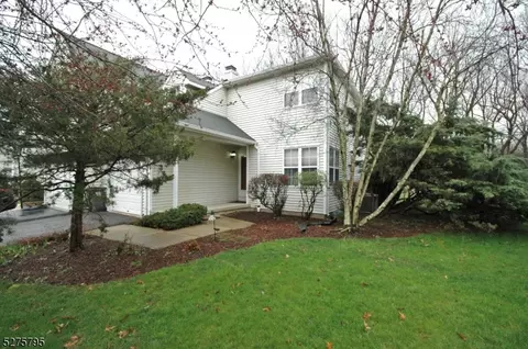 70 Delaware Ln, Somerville, NJ 08876