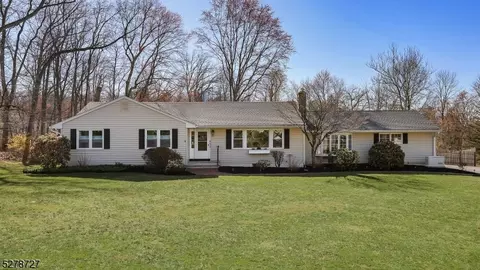 27 Knollcroft Rd, Basking Ridge, NJ 07920