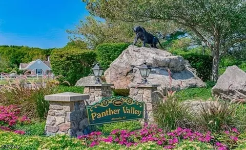283 Old Farm Dr, Great Meadows, NJ 07838