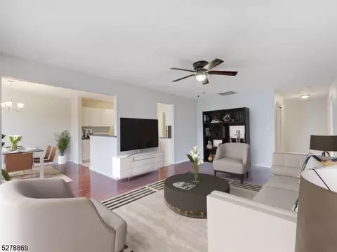 30 Gracie Rd, East Hanover, NJ 07936