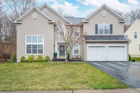 131 Aspen Ct, Jefferson, NJ 07849