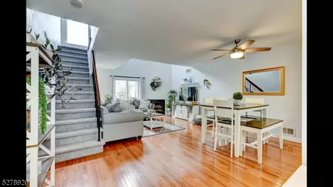 1109 Wheatfield Ct, Flemington, NJ 08822