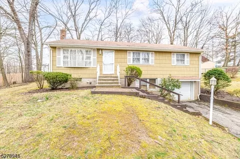 556 Ridge Rd, West Milford, NJ 07480