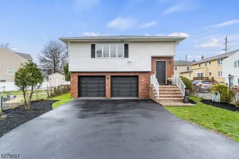 10 Dianne Ct, Clifton, NJ 07012