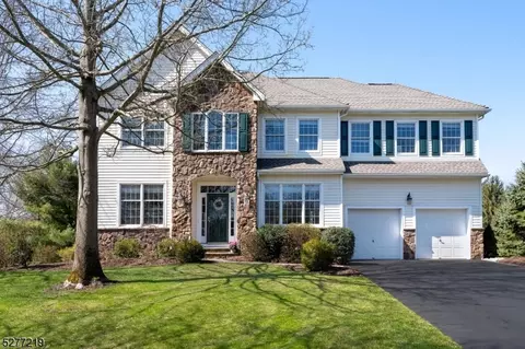 2 Coldstream Ct, Montgomery, NJ 08558