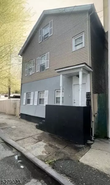 185 Clinton St, Paterson, NJ 07522