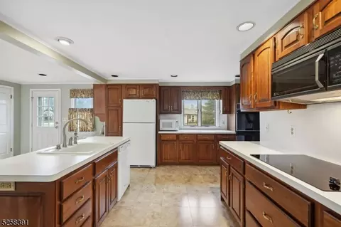263 Northview Ter, Springfield, NJ 07081 photo 15