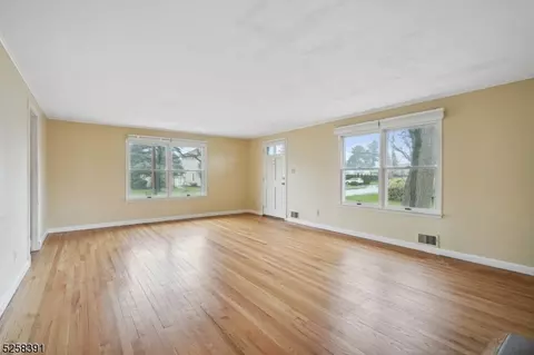 263 Northview Ter, Springfield, NJ 07081 photo 3