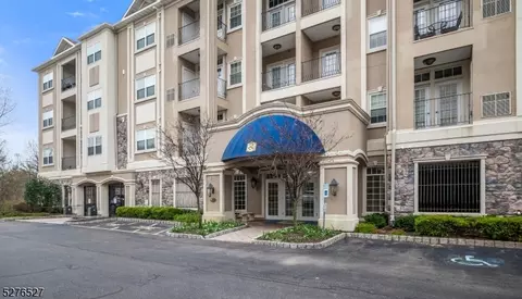 1102 Wickham Ter #1102, Clifton, NJ 07013