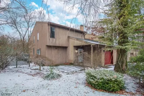 8 Margaret Ter, Sparta, NJ 07871