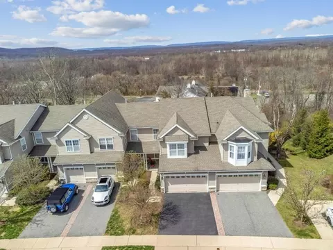 73 Indigo Rd, Hackettstown, NJ 07840