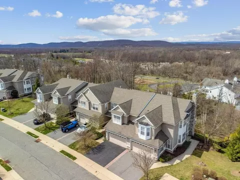 73 Indigo Rd, Hackettstown, NJ 07840 photo 2