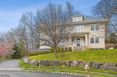 18 Hapgood Ct, Boonton, NJ 07005