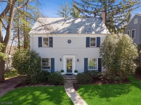 547 Park St, Montclair, NJ 07043