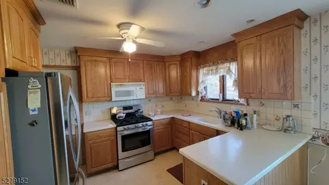 382 Linwood Ave, Paterson, NJ 07502