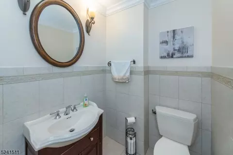 Bath - 10 Fox Hill Dr, Wayne, NJ 07470 photo 1 of 4
