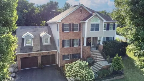 10 Fox Hill Dr, Wayne, NJ 07470