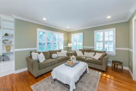 Living - 10 Fox Hill Dr, Wayne, NJ 07470 photo 1 of 8