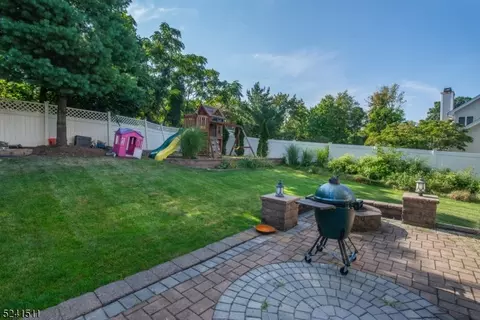 Exterior - 10 Fox Hill Dr, Wayne, NJ 07470 photo 3 of 6
