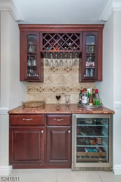 Kitchen - 10 Fox Hill Dr, Wayne, NJ 07470 photo 5 of 5