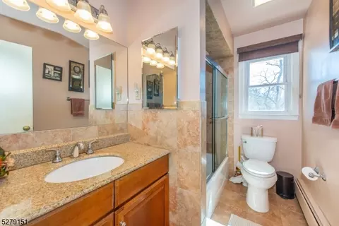 230 Homestead Rd, Paramus, NJ 07652 photo 16