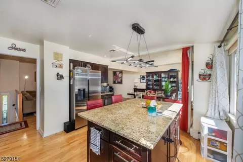 230 Homestead Rd, Paramus, NJ 07652 photo 4