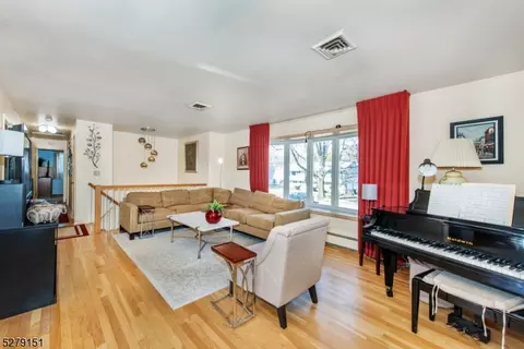 230 Homestead Rd, Paramus, NJ 07652 photo 5
