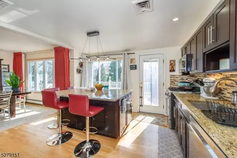 230 Homestead Rd, Paramus, NJ 07652 photo 2