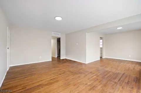52 Wolf Pl, Hillside, NJ 07205 photo 3