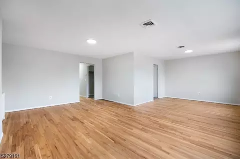 52 Wolf Pl, Hillside, NJ 07205 photo 16