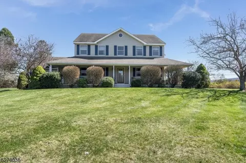 521 Standish Pl, Greenwich Twp, NJ 08886