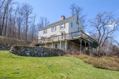 35 Old Mountain Rd, Lebanon, NJ 08833