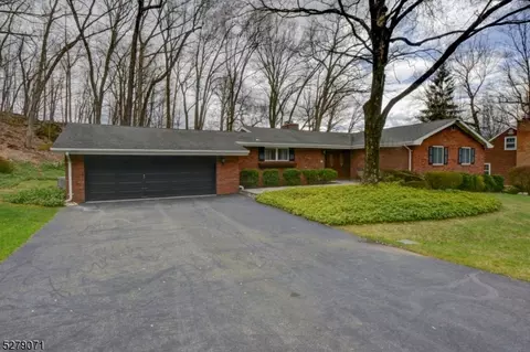 54 Whippoorwill Ln, Sparta, NJ 07871