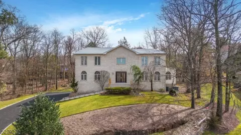 74 Forest Hills Way, Cedar Grove, NJ 07009
