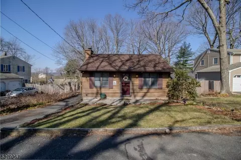 14 Hickory Dr, Stanhope, NJ 07874
