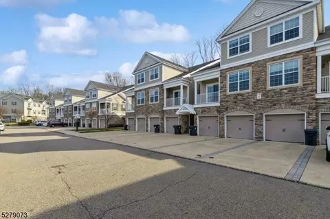 405 Waterview Ct, Cedar Knolls, NJ 07927
