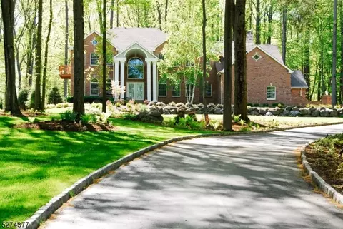 19 Lance Rd, Lebanon, NJ 08833