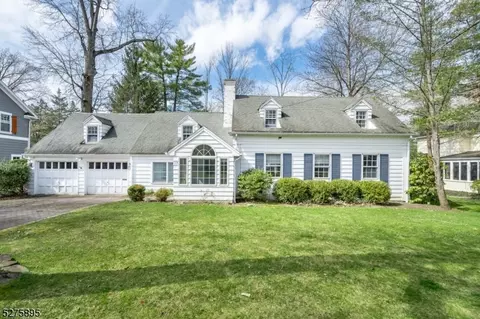 17 John St, Chatham, NJ 07928
