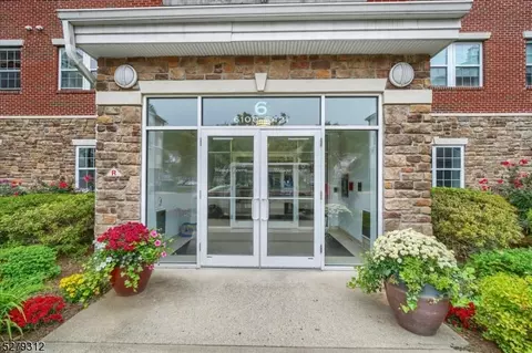 6111 Warrens Way #111, Wanaque, NJ 07465