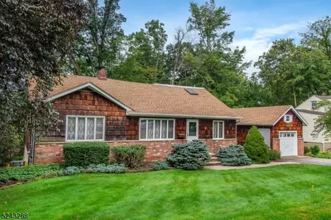 47 Forest Ter, Wayne, NJ 07470