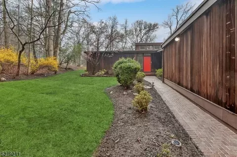 845 Star View Way, Bridgewater, NJ 08807