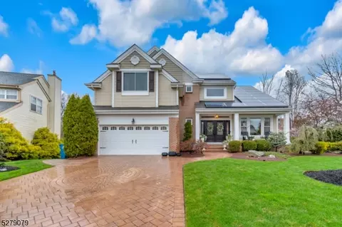 43 Edinburg Cir, Matawan, NJ 07747