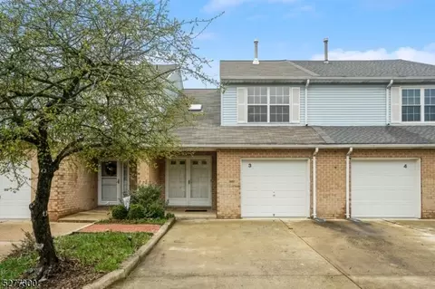 3 Irvin Ct, Lebanon, NJ 08833