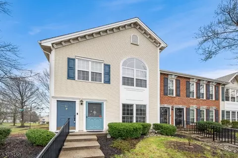 81 Gregory Ln #81, Franklin Park, NJ 08823