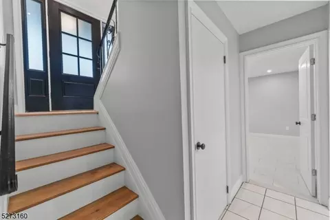 Entry Way - 706 S Springfield Ave, Springfield, NJ 07081 photo 3 of 3