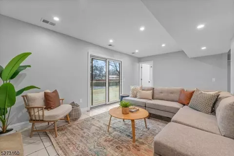 Living - 706 S Springfield Ave, Springfield, NJ 07081 photo 6 of 8