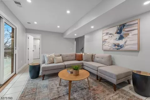 Living - 706 S Springfield Ave, Springfield, NJ 07081 photo 7 of 8